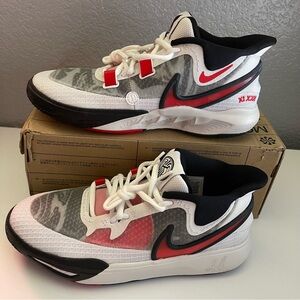 Nike Kyrie 8 GS - DQ8076-100 - Size 7Y